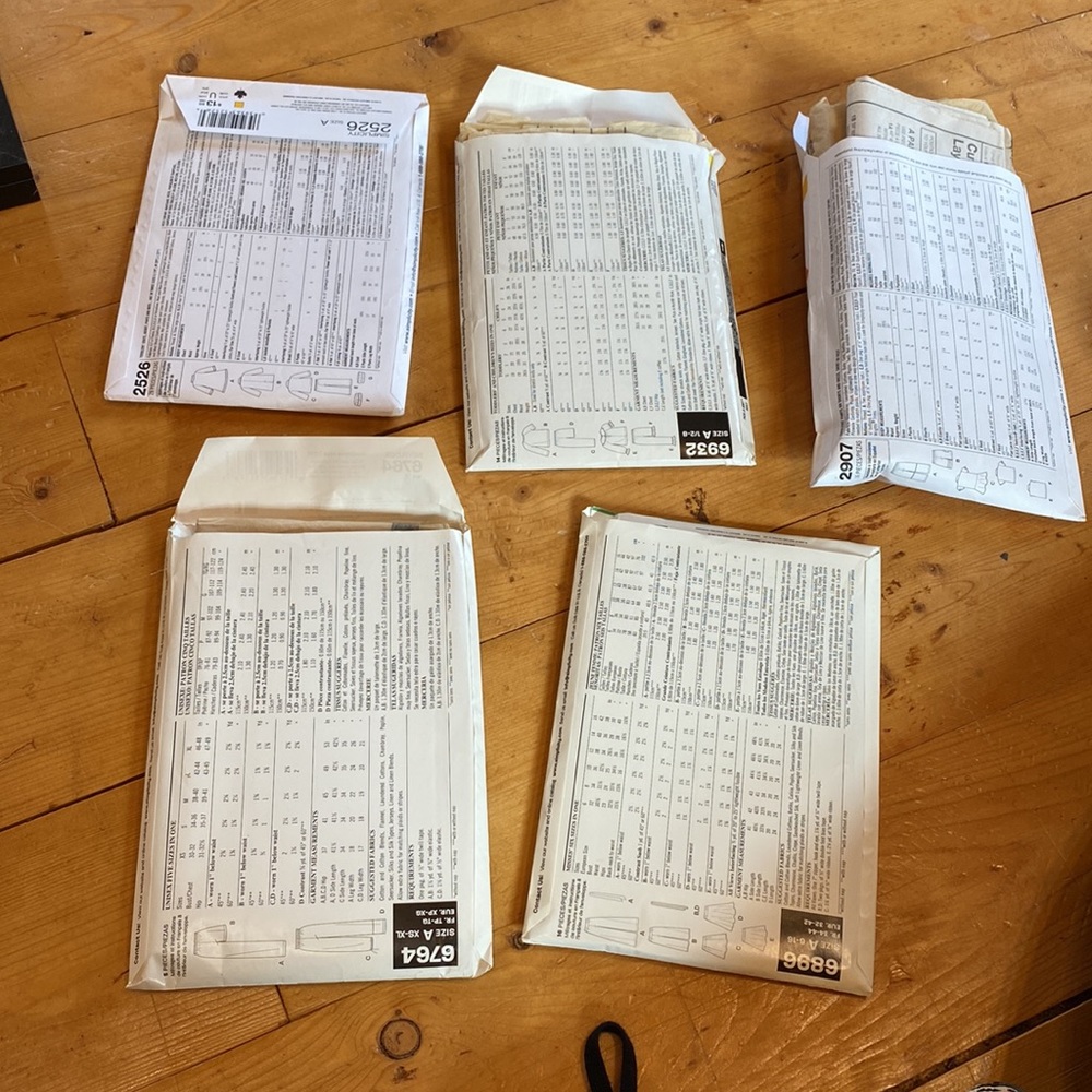 Sewing patterns bundle - Picture 2 of 2